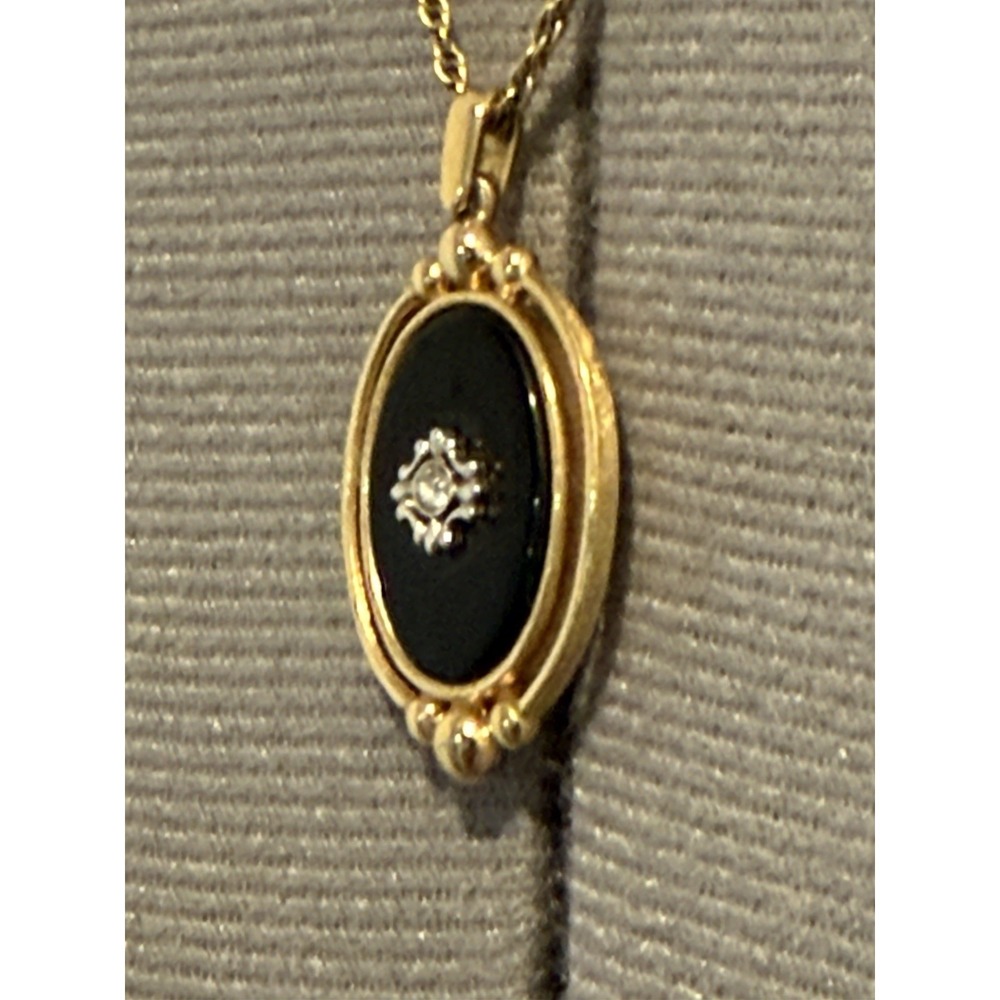 Vtg Avon Necklace 1983 Victorian Reversible Pendant Faux Black Onyx 21 in Chain - Picture 2 of 8